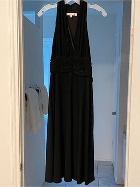 Evan Picone Black Sleeveless V-Neck Maxi Dress